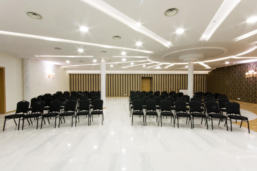 ראדום Europejski Boutique Hotel מראה חיצוני תמונה