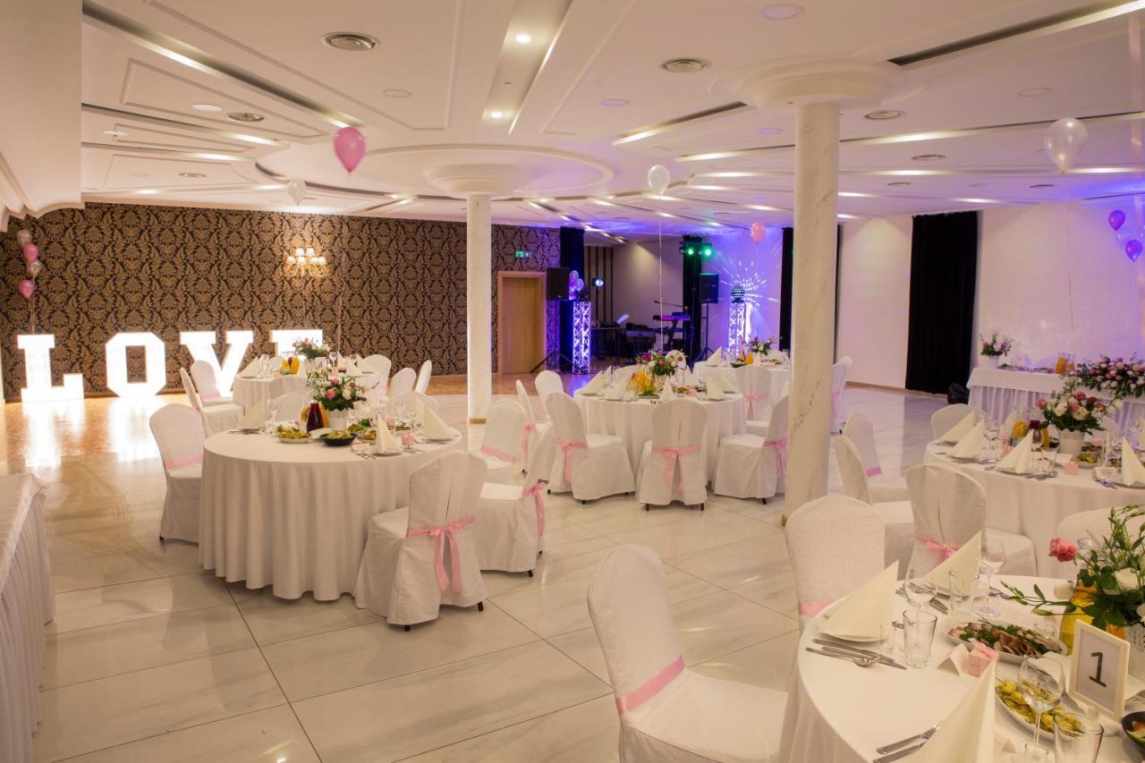 ראדום Europejski Boutique Hotel מראה חיצוני תמונה